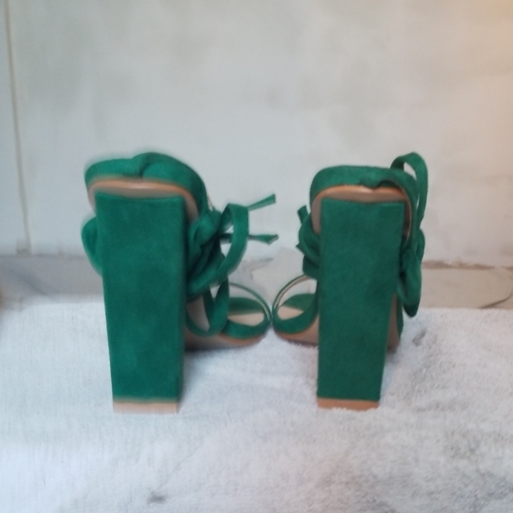 Shoes - Picture 2 of 4